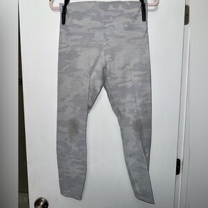 lululemon Wunder Under Tight 25" Ribbed Fabric (stains on knees) - size 10